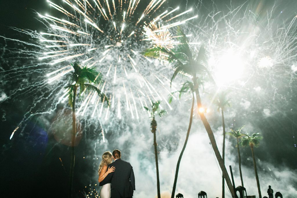 holiday-weekend-weddings