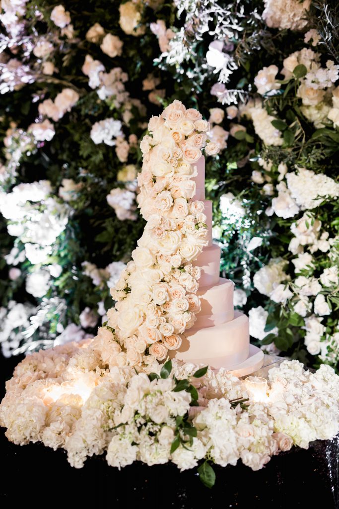 creative-wedding-cake-tables