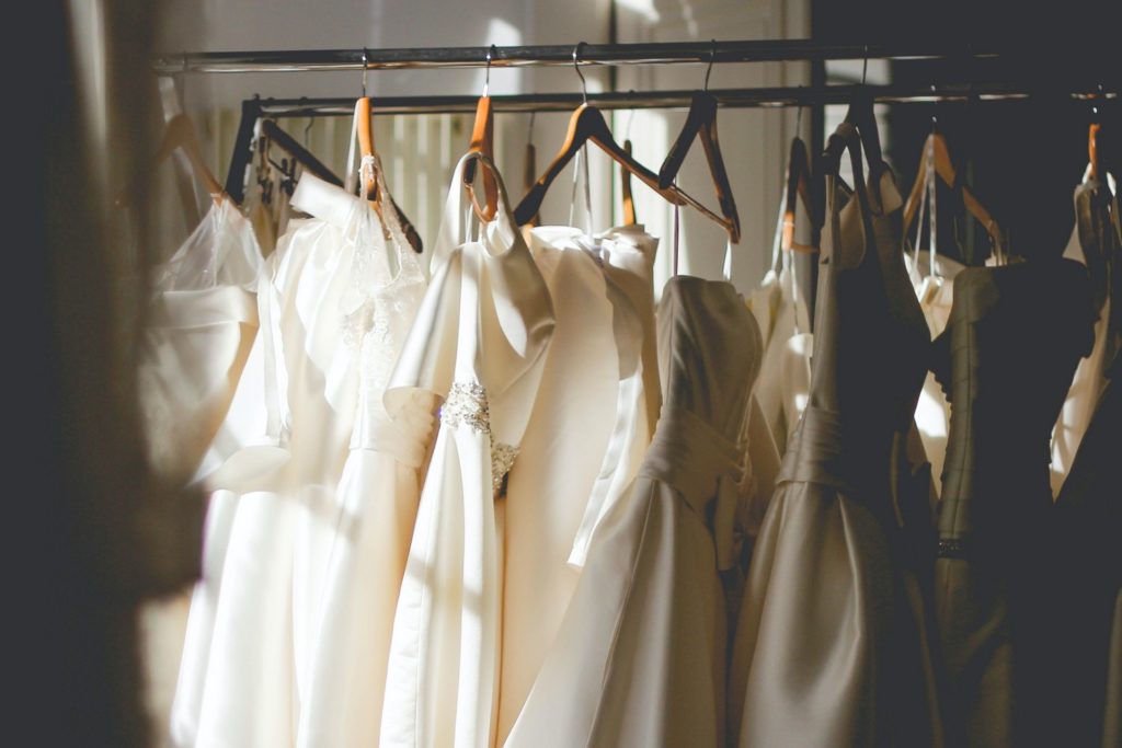 Top Tips for Buying Your Wedding Dress Off the Rack